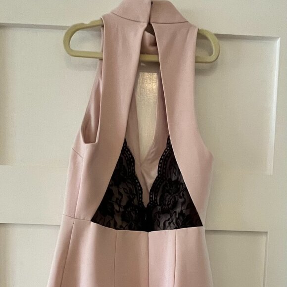 Light pink dress size 0 - lovely black lace detail on back LIKE NEW - Picture 4 of 5